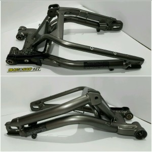 11 16 KAWASAKI ER-6N forcellone posteriore-AL9-4759.9O | RiMotoShop