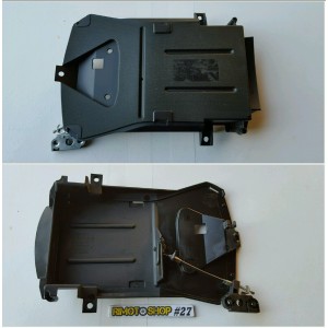 11 16 aprilia RS4 125 Plastica Inferiore sblocco sella-CA9-7331.2Q | RiMotoShop